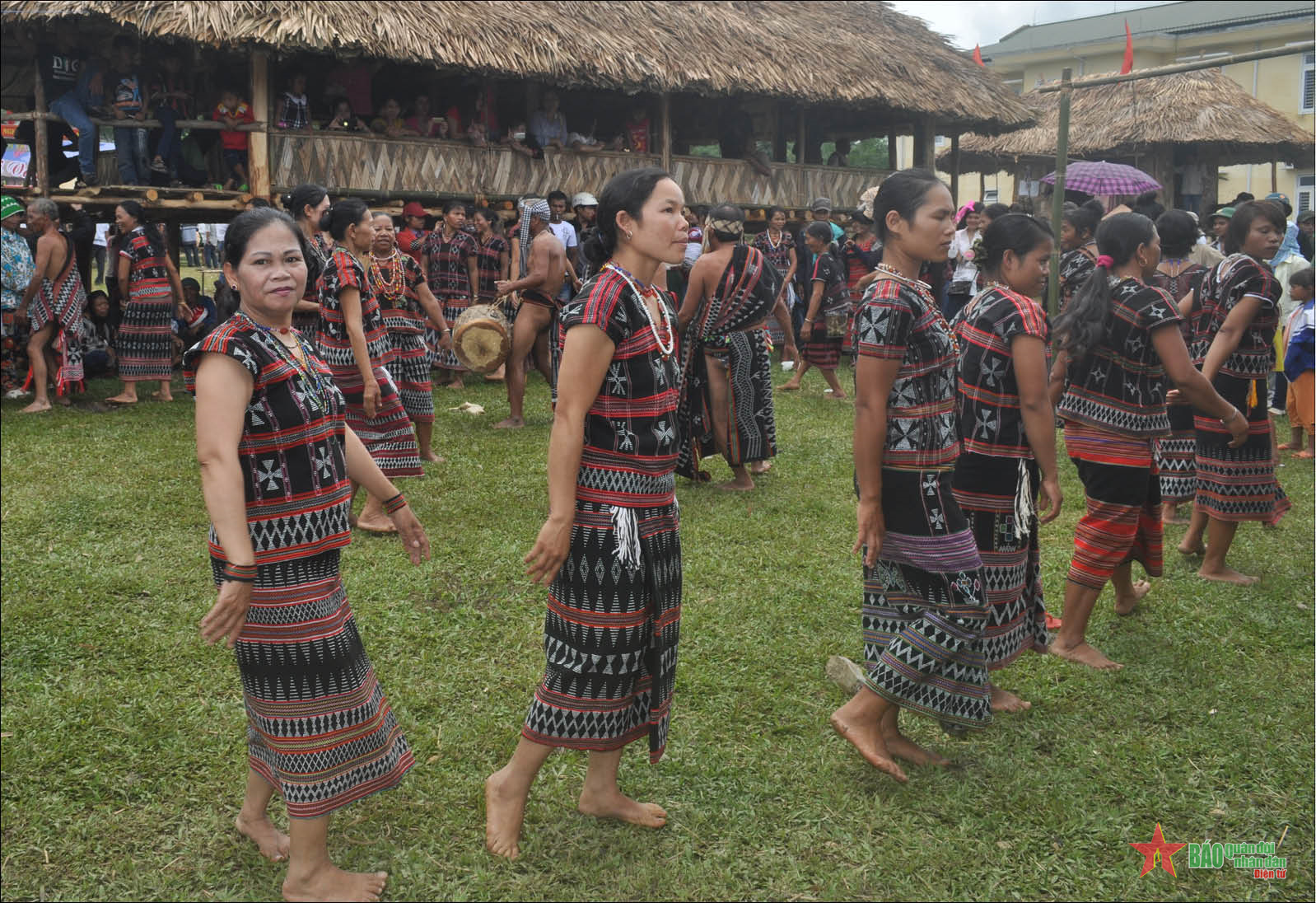 A Sho vui hội mừng xuân mới